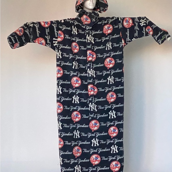 Puddy Footy Other - Puddy Footy Yankees Loungewear Size 4. NWT